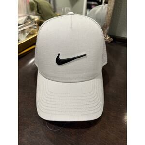 NWOT Nike Rise Cap Structured Trucker Hat in Gray Black Swoosh Logo Size M/L